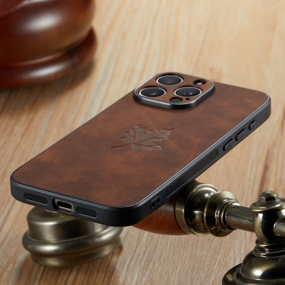 Suitable for Iphone 16/15/14/13/12/11 Pro/Promax/Plus Ultra-Thin Luxury Retro Leatherette Mobile Phone Case Lambskin Maple Leaf Pattern Camera Lens Full Protective Case Skin-Feel Non-Slip And Anti-Fall Simple Personality Busi